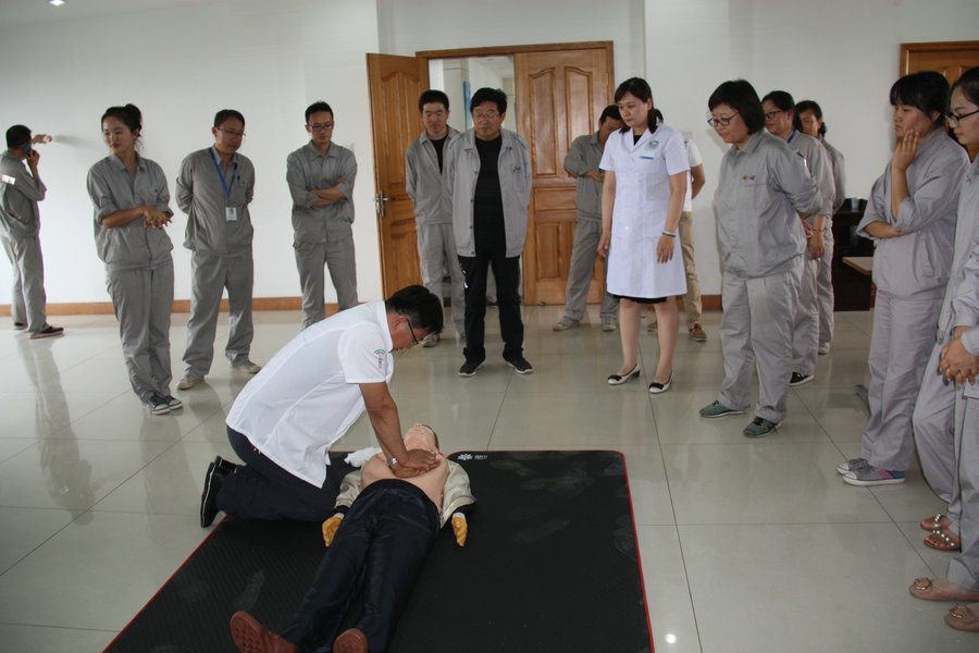 1561425667113503.jpg 复件 2019.6.14心肺复苏培训 159.jpg